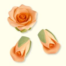 Lachsfarbene Rosen & -knospen mit grünen Kelchblättern aus Marzipan :: Mittel - Durchmesser: ~ø 40 mm, ArtikelNr: 2372. Klein - Durchmesser: ~30 x 17 mm, ArtikelNr: 2378